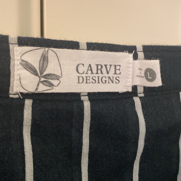 EUC Carve Designs Dylan Shirt - Picture 2 of 3